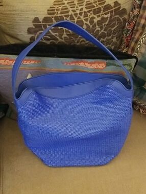 Vera Bradley Blue Floral-Patterned On The Inside Blue Bag!!! NWOT!!!